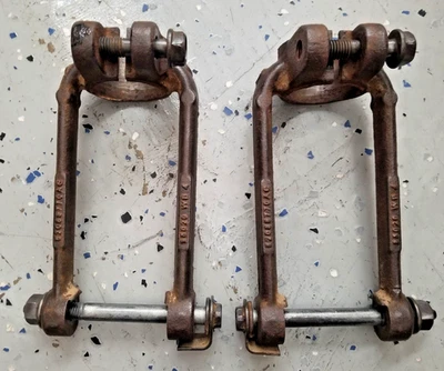 2002-07 JEEP LIBERTY RH LH FRONT STRUT FORKS CLEVIS OEM  RIGHT LEFT 05 - Image 1 of 4