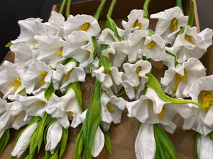 6 Stängel künstliche Gladiolenblüten REALISTISCH langer Stiel mit grünen Blättern - Bild 1 von 9