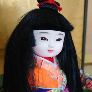 Muñeca kimono japonesa vintage Ichimatsu en estuche de vidrio original - Imagen 1 de 7