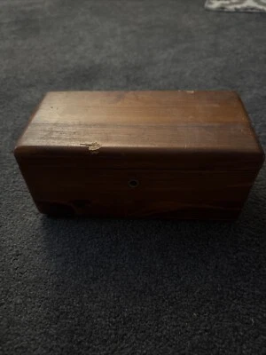 LANE CEDAR CHEST MINIATURE SAMPLE ALTAVISTA,VA  KOBACKER FURNITURE ELMIRA NY - Image 1 of 4