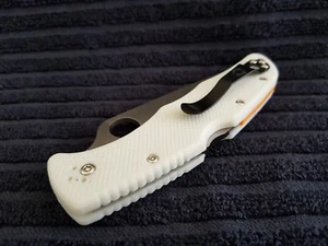 Mesh Spyderco endura4 plastic glow in the dark scale handle Replacement - Picture 1 of 8