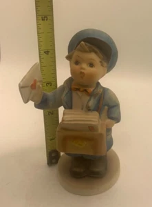 Figurine: Goebel Hummel “Postman” (1960s) 5”tall TMK-3 VINTAGE Great Condition - Picture 1 of 4