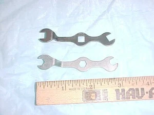 2 MECCANO PART OFFSET WRENCHES ORIGINAL MARKED MECCANO SQUARE & HEX CENTER - Bild 1 von 6