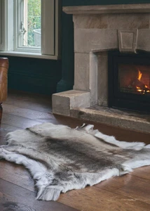 Natural Marking Grade A++ Luxury Reindeer Skin Hide Floor Covering Dark Shades - Picture 1 of 2