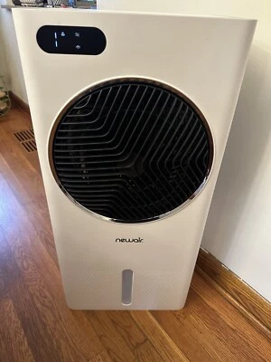 Enfriador evaporativo portátil NewAir 1600 CFM de 3 velocidades  Foto 1 de 4