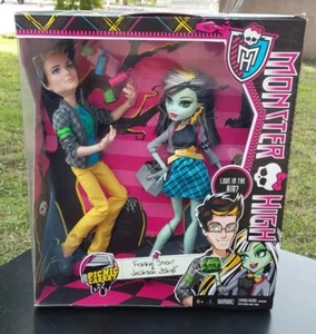 Monster High Picnic Casket for 2 Frankie Stein & Jackson Jekyll Dolls NIB - Picture 1 of 22