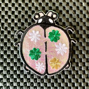 LADYBUG BORDADO COSER EN PARCHE INSECTO 2 3/4" X 3" NUEVO DE STOCK - Imagen 1 de 2