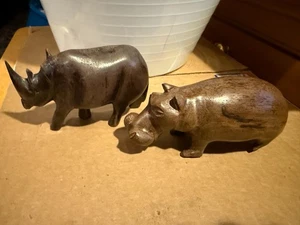 Handgeschnitztes Holz Nashorn Nashorn UND NILPFERD 5" x 2,5" - Bild 1 von 3
