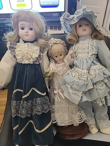Lote de 3 muñecas de porcelana de colección con soportes. 2 Are Heitage por favor leer descripción - Imagen 1 de 12