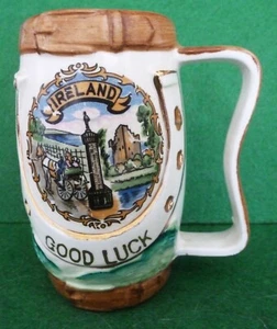 Vintage Irland Tasse Good Luck irische Szene & Pferd 4 1/2" in Gälisch markiert - Bild 1 von 4