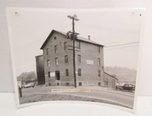 KEYSTONE MILLING CO. WILLIAMSBURG PA B&W 8x10 FOTO GRANJA TIENDA ALIMENTACIÓN ROSA ROJA - Imagen 1 de 3