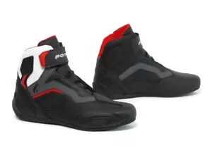 SCARPE STIVALI MOTO TRAFORATE FORMA STINGER FLOW NERO BLACK OMOLOGATE TG 42 - Foto 1 di 3