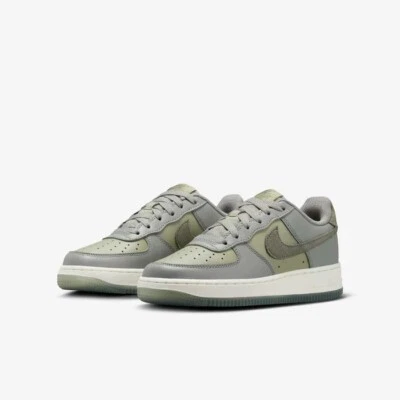 Nike Air Force 1 LV8 Sneaker GS FQ6948 001 grün/grün Größe UK 13,5_2,5_3,5_4,5