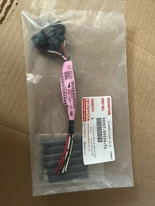 90957-U9006-71 Toyota Throttle Motor Assembly - Picture 1 of 3