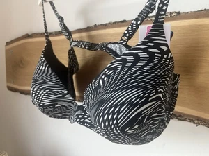 Arena Bikini Top Bodylift -F Cup – Black/White – Gr. 48 – Figurformend & Shaping - Bild 1 von 10