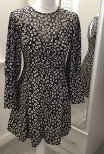 TOPSHOP Mini Dress Size 8 Fit And Flare Black White Floral Long Sleeves - Picture 1 of 11
