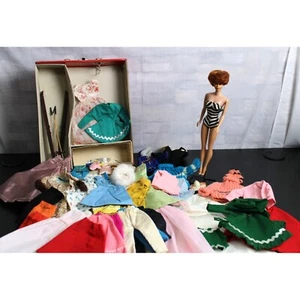 Vintage 1961 Bubble Cut Barbie #850, Puppenetui von Nevel und eine Fülle von Gerinnseln - Bild 1 von 13
