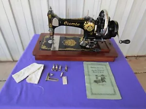 Coombe HAND CRANK SEWING MACHINE w/CARRY CASE, Seidel & Naumann ANTIQUE - Bild 1 von 15
