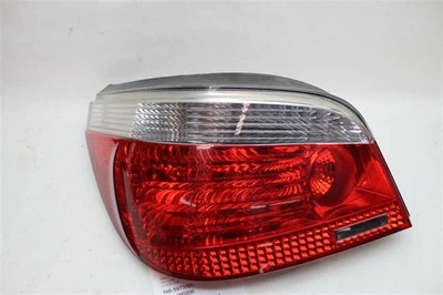 Used Left Tail Light Assembly fits: 2006 Bmw 530I red and clear lens Left Grade - Imagem 1 de 4