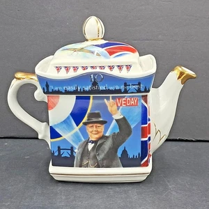Sir Winston Churchill James Sadler Great Leaders by Matt Edwards Teapot with Lid - Bild 1 von 11
