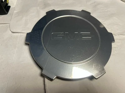 2004-2007 GMC SIERRA 1500 YUKON XL Wheel Center Hub Cap 9594521 - Image 1 of 4
