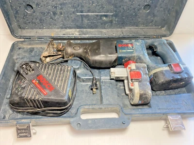 Sierra recíproca inalámbrica Bosch 1644-24 18V, cargador, baterías, hoja y estuche Foto 1 de 4