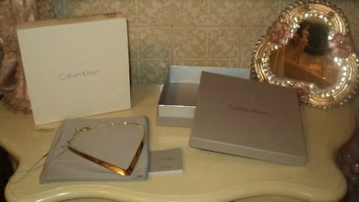 CALVIN KLEIN GOLD NECKLACE STAINLESS STEEL ADJUSTABLE CHAIN*POUCH*BOX*BOOKLET  - Изображение 1 из 2
