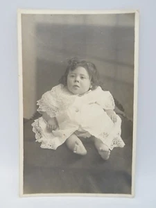 ANTIQUE PHOTOGRAPH PORTRAIT POSTCARD BABY - Picture 1 of 2
