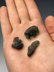10.3g MOLDAVITE natural LOT 3 pcs #RM132 - Picture 1 of 2
