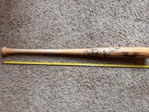Strikingly Beautiful NY Yankee Paul O'Neil Signed "Louisville Slugger" Bat - Picture 1 of 5