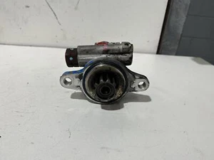 Toyota Hilux Steering Pump KUN26 03/2005-08/2015 - Picture 1 of 13