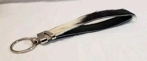 Portachiavi in vera pelle bovina capelli bianchi neri lato fuori 6" anello tono argento ferramenta - Foto 1 di 5