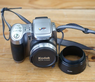 Kodak EasyShare Z740 5MP 10x Digital Camera Bundle Works Great - Image 1 of 4