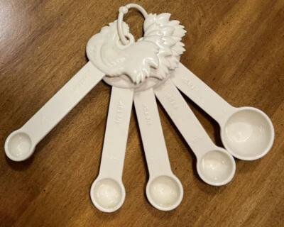 Paula Deen Chicken Measuring Spoons 5 Piece Set Plastic Nesting Rooster New - Image 1 of 4