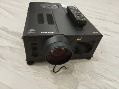 VIEWSONIC PJ1065 PROJECTOR 3500 lumens xga POWER zoom focus - Image 1 of 4