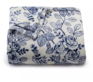 Strawberry Toile Blue Soft Plush Throw Blanket 5' x 6 ft - The Big One -New - Picture 1 of 1