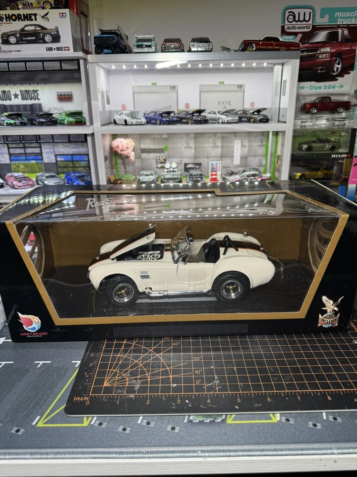 Road Signature 92058CRM 1964 Shelby Cobra 427 S/C Roadster 1/18 Diecast Model