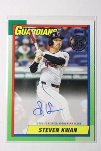 2025 Topps 1990 Topps Baseball Autografi Steven Kwan Auto #90A-SK (AU) - Foto 1 di 2