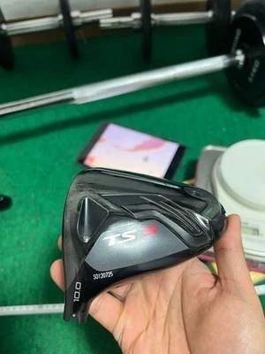 Titleist TSi3 10° Driver Head Only With Head Cover Left Handed - Image 1 of 4
