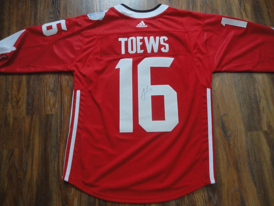 CAMISETA FIRMADA POR JONATHAN TOEWS 2016 COPA MUNDIAL CHICAGO BLACKHAWKS CERTIFICADO DE AUTENTICIDAD JSA Foto 1 de 1