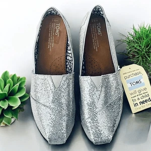 Neu mit Etikett wunderschöne flache flache Halbschuhe Toms 9,5 silber Glitzer glitzernd Alpargatas bequeme Schuhe - Bild 1 von 16