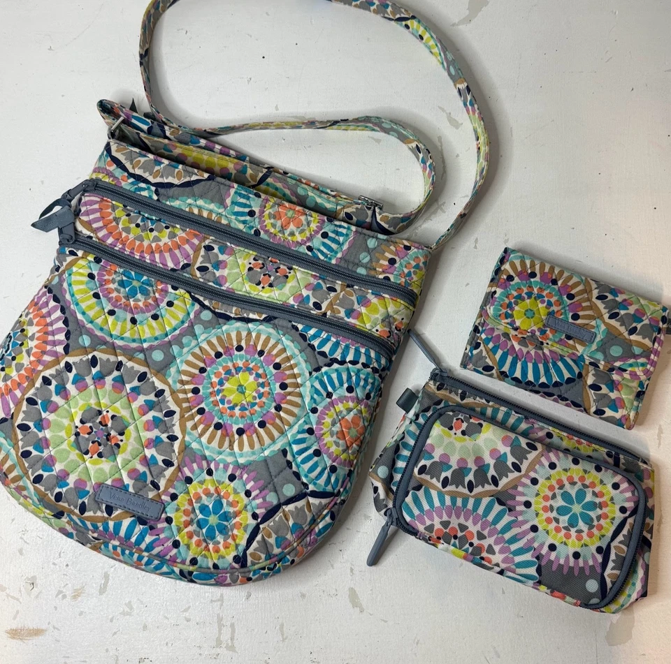 Vera Bradley Sunny Medallion Hipster Bandolera Cartera Bolsa Conjunto de 3 Piezas Foto 1 de 4