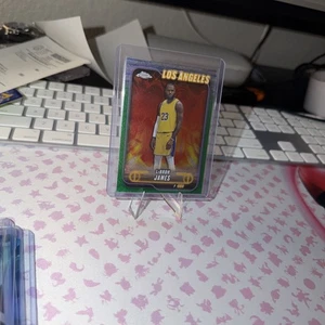 2024-25 Topps Chrome LeBron James #22 Green Refractor - Bild 1 von 2