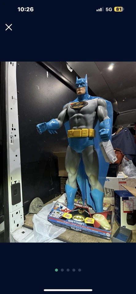 DC Big-Figs Colossal 48" negro/gris Batman Jakks Pacific con señal de murciélago 4 pies  Foto 1 de 1