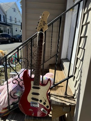 Guitarra Eléctrica Hondo Hecho En Indonesia 6 Cuerdas Foto 1 de 2