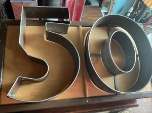 Vintage 2 x große Metall Backform Kuchenform Formen, 50 Jahre, 10 cm, gebraucht. - Bild 1 von 24