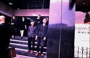 Original Vintage Slide, Locals in doorway of the CAC Tower in HONG KONG - Picture 1 of 1