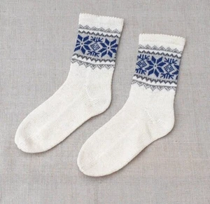 Gestrickte Socken 100% Wolle Größe UK 8-9 EU41-42 - Bild 1 von 4