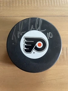 John LeClair Philadelphia Flyers Signed Autographed Vintage NHL Hockey Puck - Picture 1 of 1
