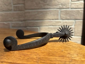Vintage August Buermann Western 20 punti sperone, timbrato Moon Design & PAT'D STAR - Foto 1 di 10